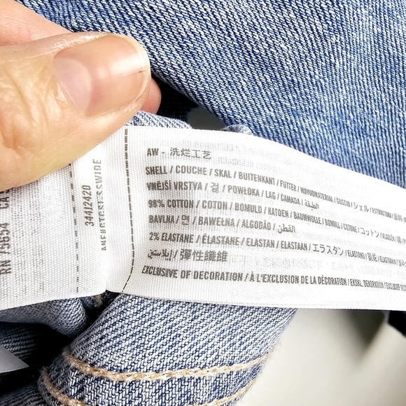 Hollister Light Wash Semi-Cropped Frayed Denim Jean Jacket with Pink Stitching - Picture 9 of 10